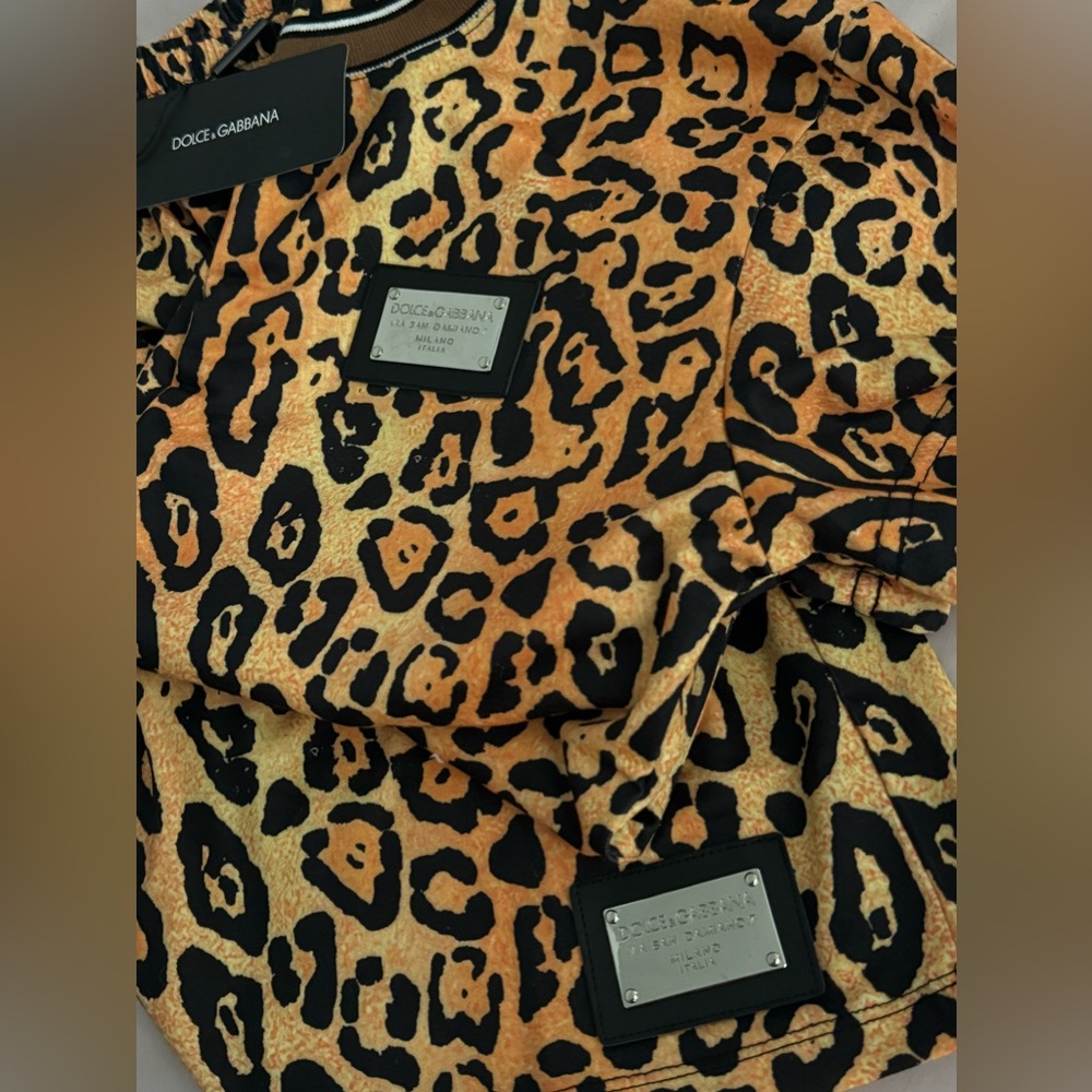 Round-neck T-shirt with leopard-print Crespo and tag